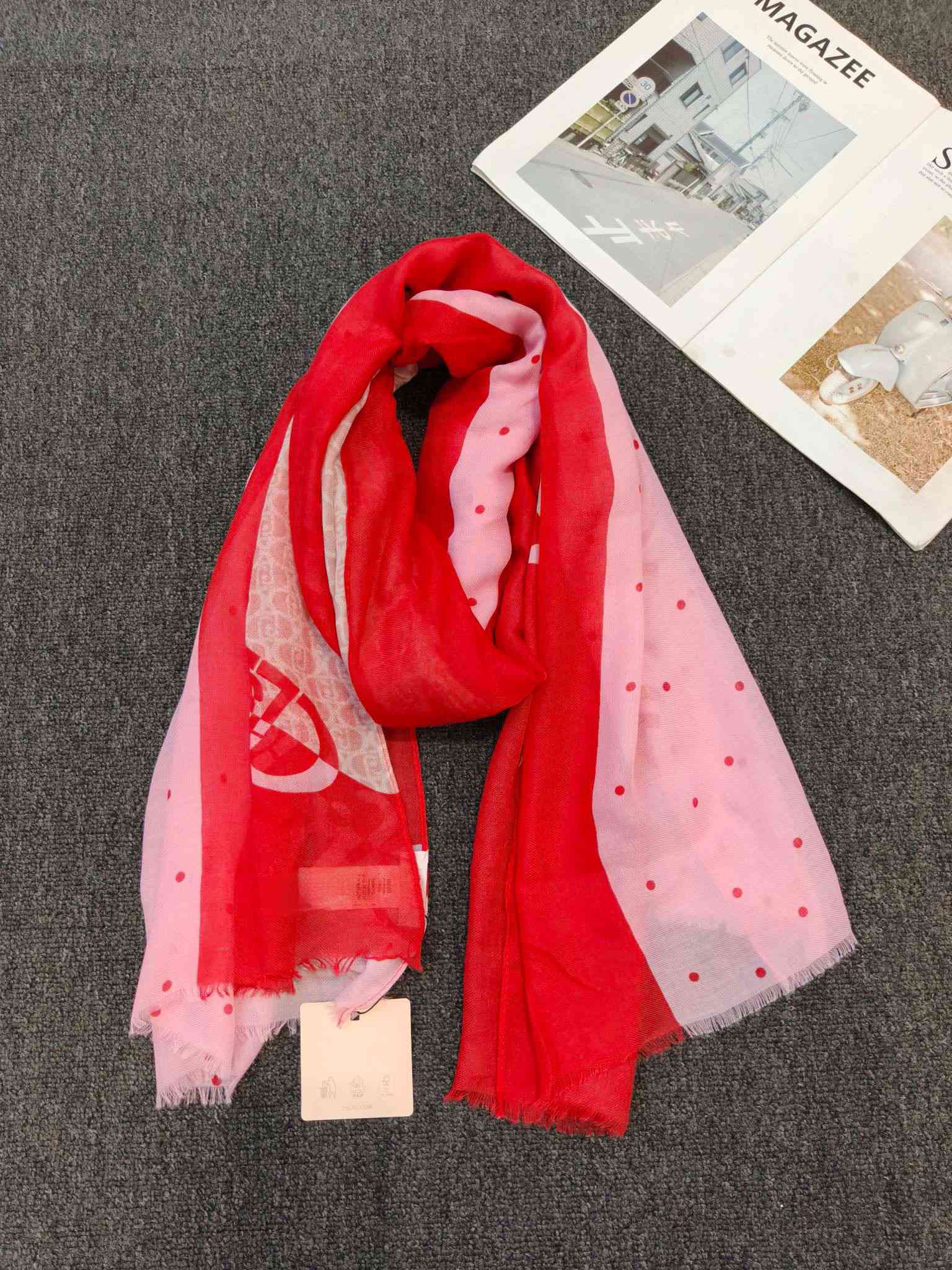 European and American style It - огляд і ціна Beach Towel Large