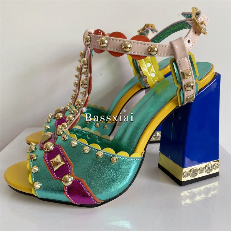 Luxury Rivet T-Strap Sandals W - огляд і ціна Casual Sandal Leather